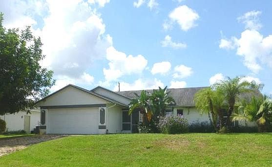 1st image of 386 NE Greenbriar