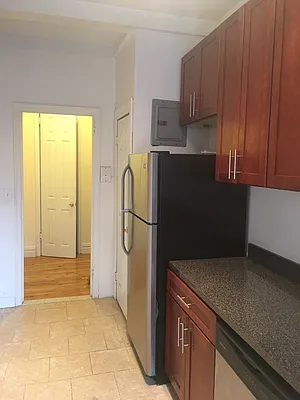 Rented by Roberto Guilbet, LREB | media 17