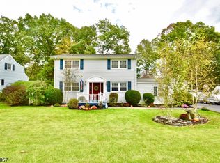 49 Circle Blvd, Newfoundland, NJ 07435