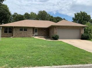 735 Oak Hl, Mount Vernon, MO 65712