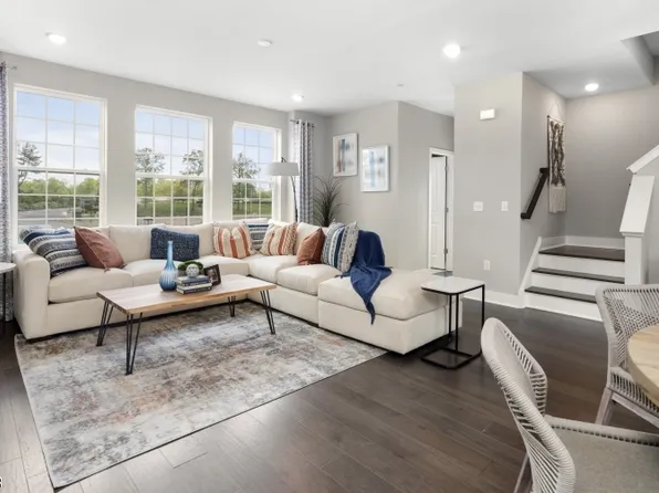 56 Gladstone Ct, Hanover Twp., NJ 07981