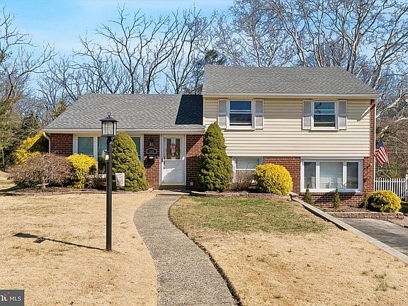 2nd image of 249 Gleaves Rd