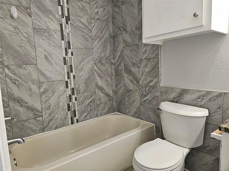 105 E Boyce St #A — Photo 6