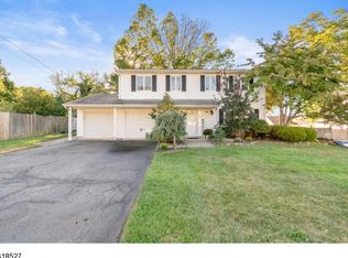 38 King Rd, Somerset, NJ 08873