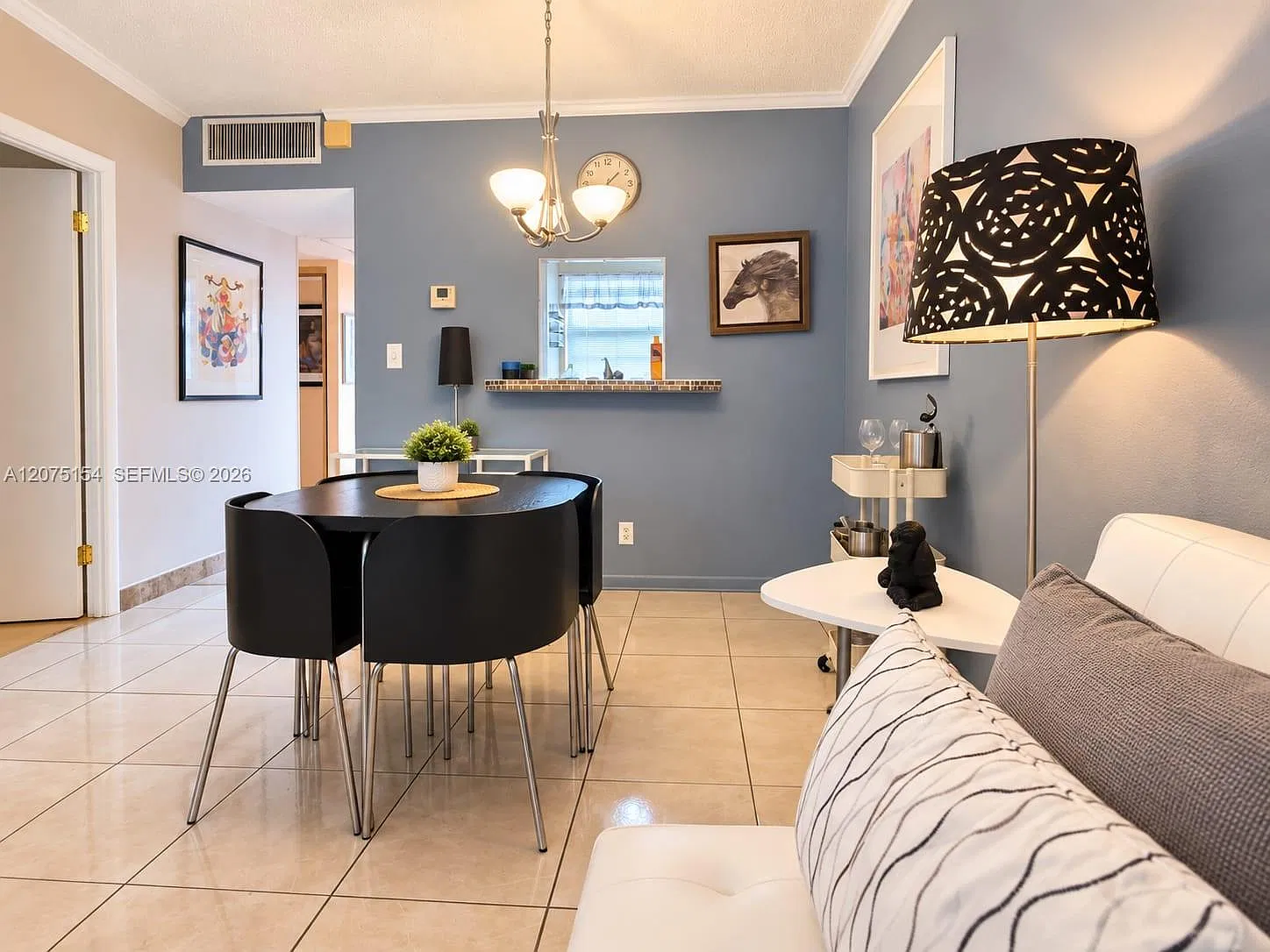 Quinsana Gardens Condo — Photo 4