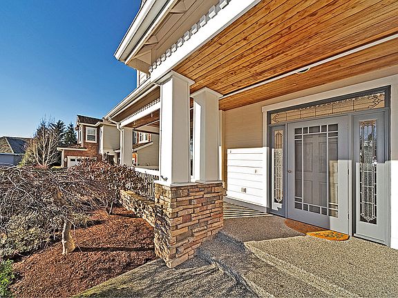 3rd image of 20464 NE 31st St