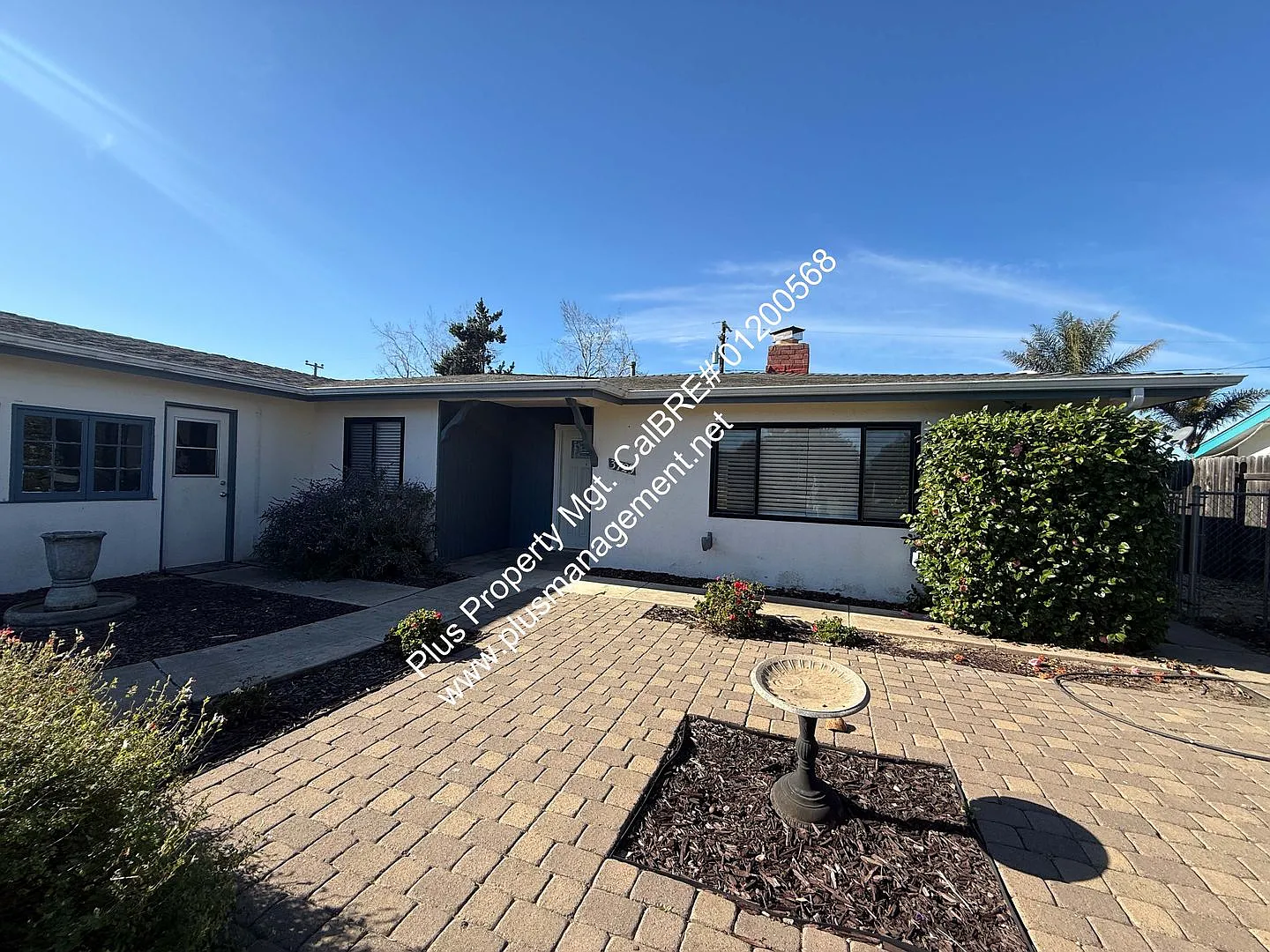 Orcutt Single Story Home on Cul-de-Sac with a Large Yard — Photo 2