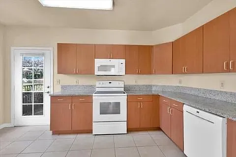 120 SW Peacock Blvd #101 — Photo 4