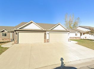 621 Cottonwood Ave, Litchfield, MN 55355