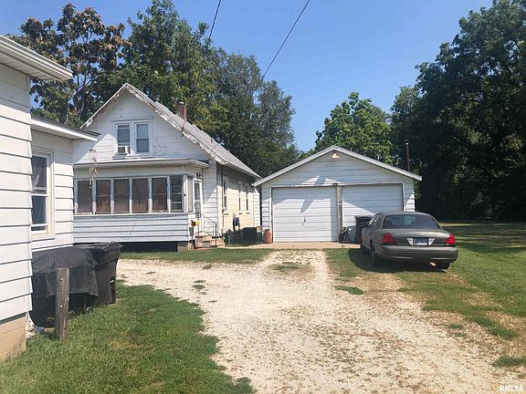 3rd image of 417 Monson St
