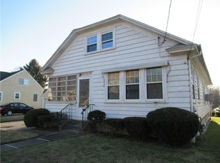 1154 Plainfield St, Johnston, RI 02919