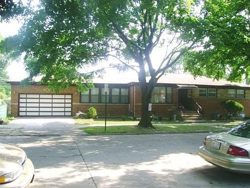 1st image of 3319 W Lee St