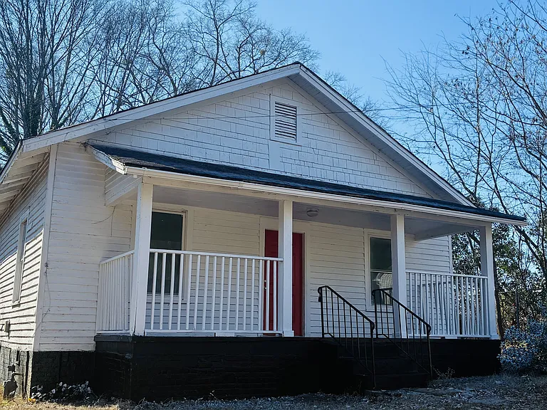 910 Walnut St — Photo 2