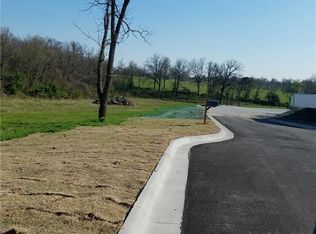 1095 E Lowell Ave, Cave Springs, AR 72718