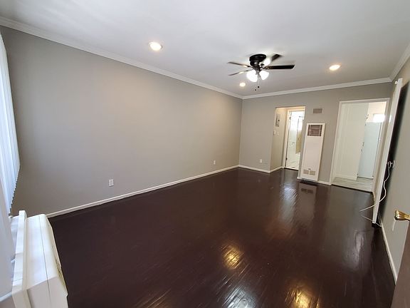 3rd image of 1421 N Mansfield Ave #1425-08