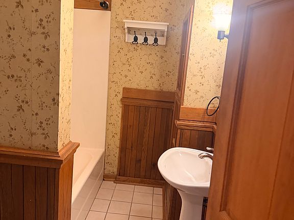 5th image of 324 3rd St S #0