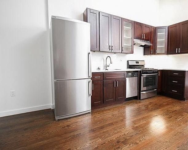 1st image of 886 Franklin Ave