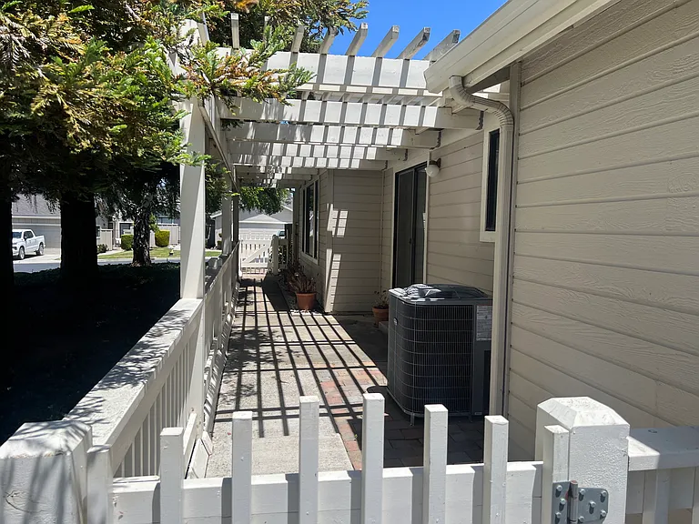 660 Helen Dr — Photo 30