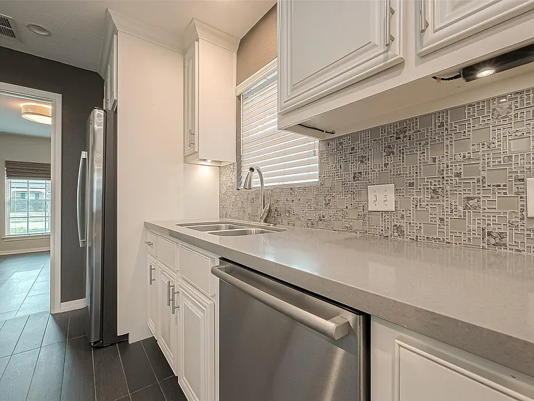 11406 High Star Dr — Photo 22