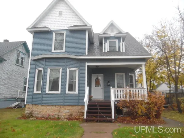 307 S 17th St, Escanaba, MI 49829