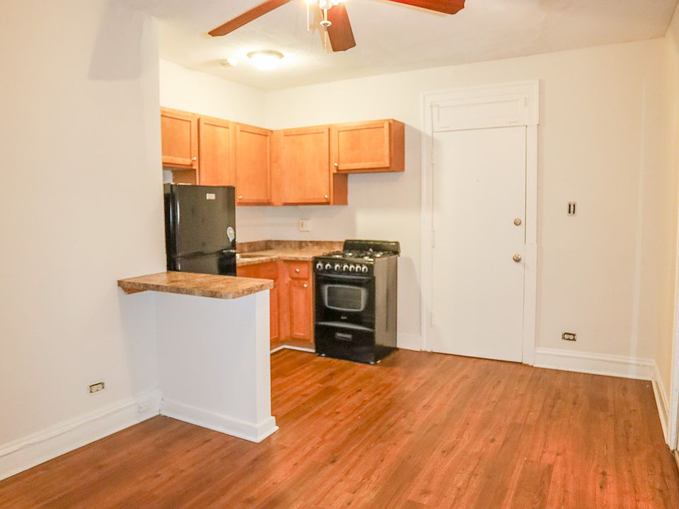 1st image of 5210 S Woodlawn Ave APT 312