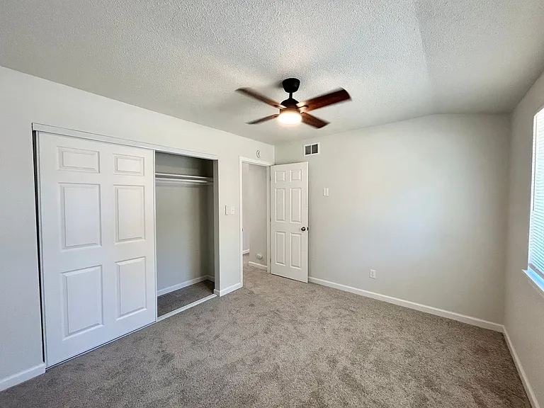 210 SW 142nd Ave — Photo 12