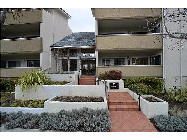 793 Elm St APT 7 photo 1