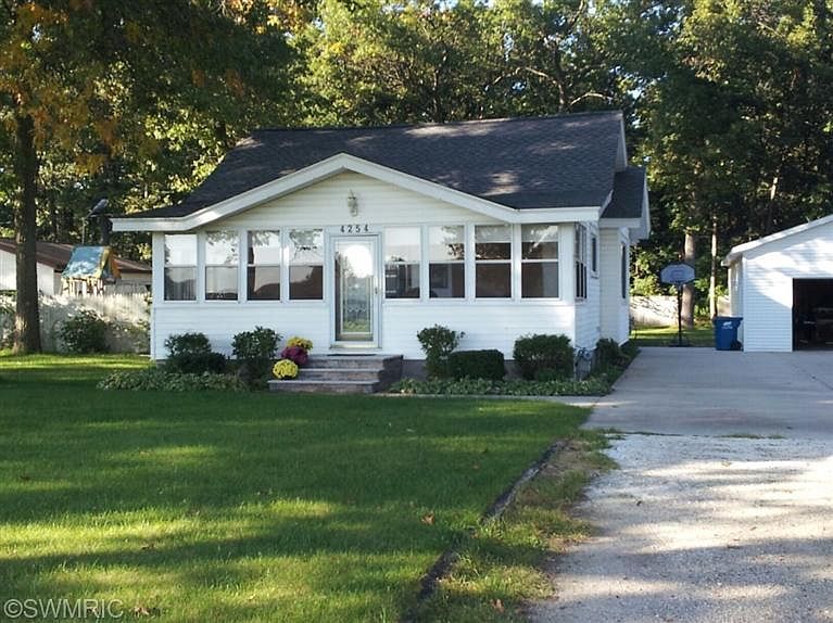 1st image of 4254 E Laketon Ave