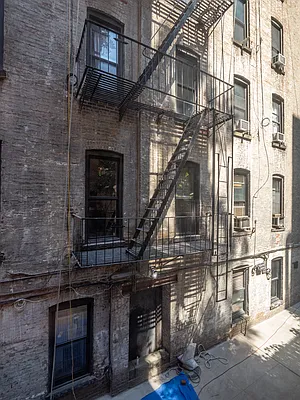 Rented by City Connections Realty | media 20