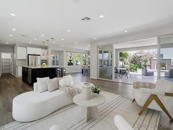 21840 Deer Grass Dr, Escondido, CA 92029