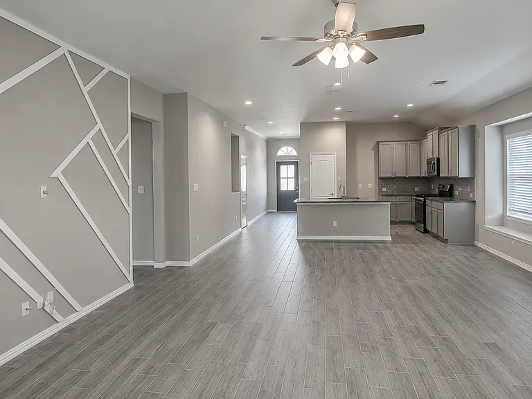 14143 Medina Dr — Photo 2