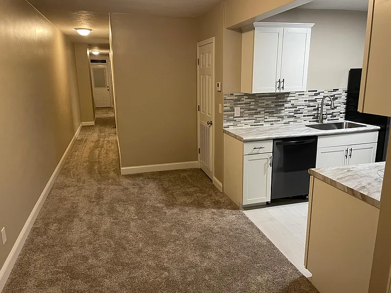 1623 Quarrier St #C — Photo 11