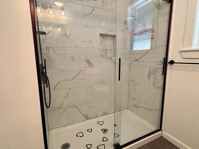 709 Schons Pl — Photo 7