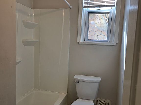 2nd image of 416 N Broom St #A