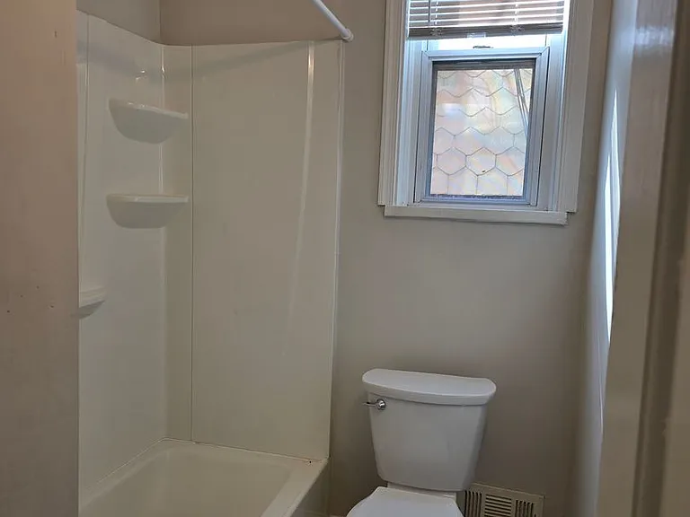 416 N Broom St — Photo 4