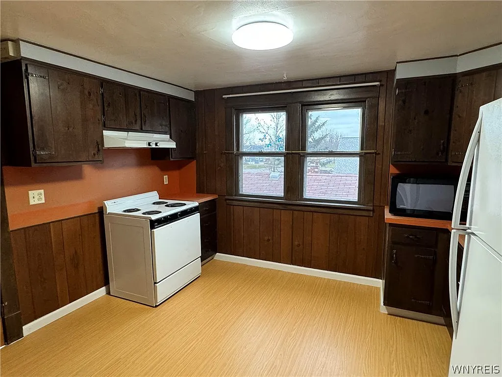 2 bed, 1.0 bath, 1840 sqft, $1,450 — Photo 4