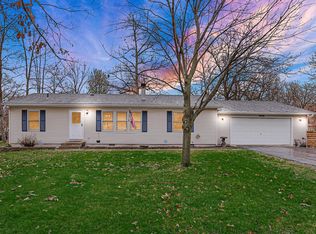 10845 Edgewood Dr, Demotte, IN 46310