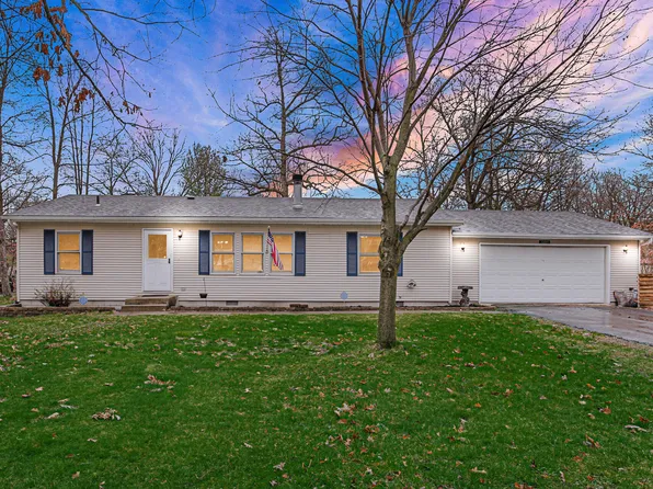 10845 Edgewood Dr, Demotte, IN 46310