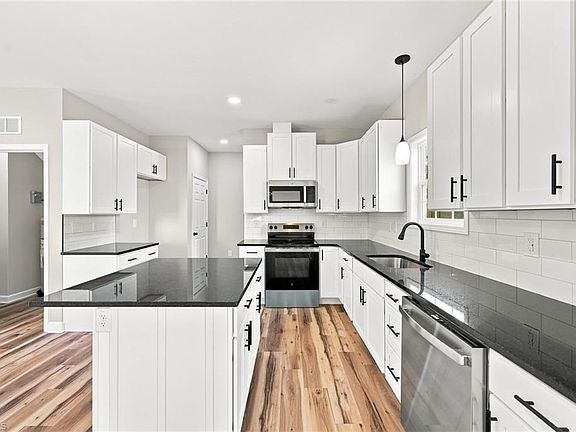 5th image of 2808 Reynolds Park Rd