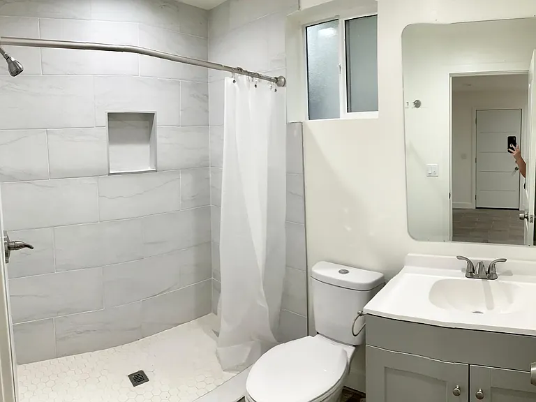 616 E Avenida De Las Flores #A — Photo 10