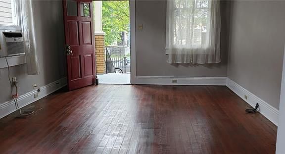3rd image of 3426 Baronne St