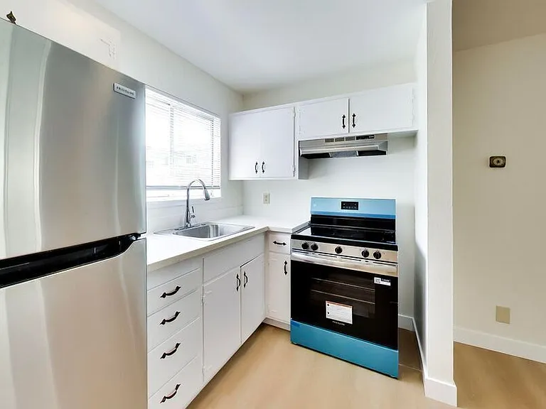 693 San Bruno Ave #4 — Photo 8