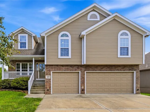 1603 180th Ter, Smithville, MO 64089