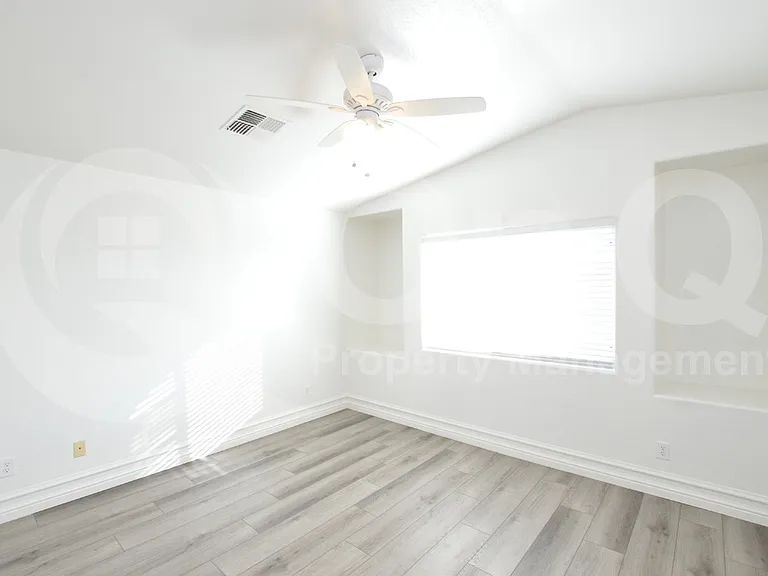 8830 W Coronado Dr — Photo 12