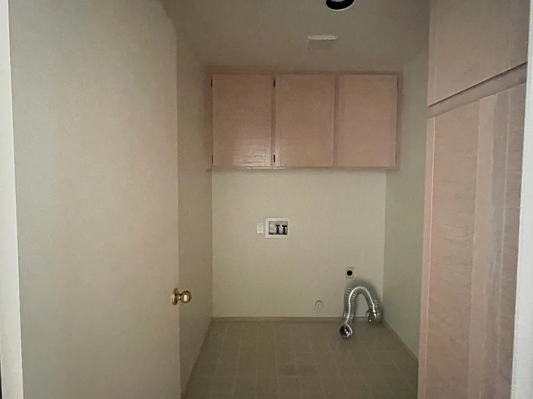 1915 Discovery Village Ln — Photo 12