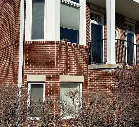 4th image of 2040 Central Park Dr