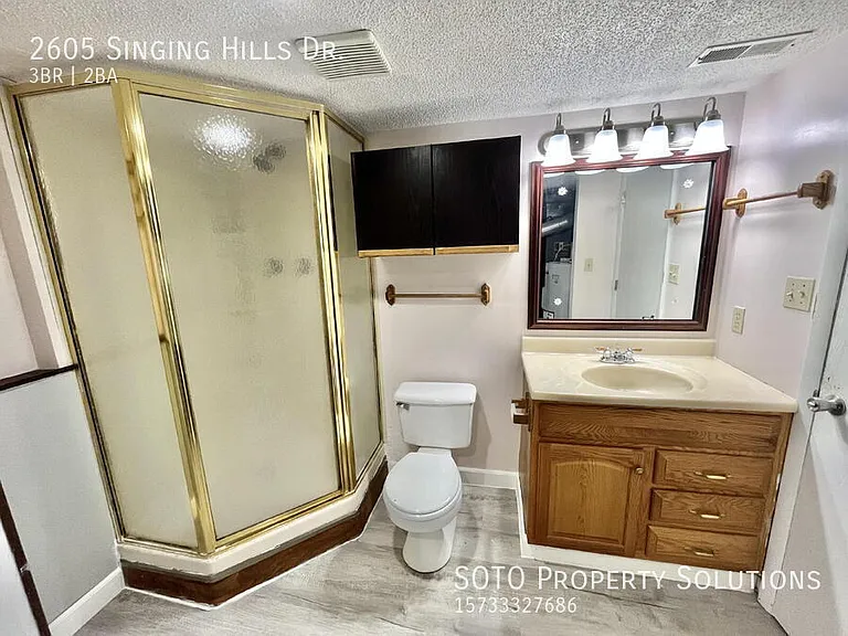 2605 Singing Hills Dr — Photo 30