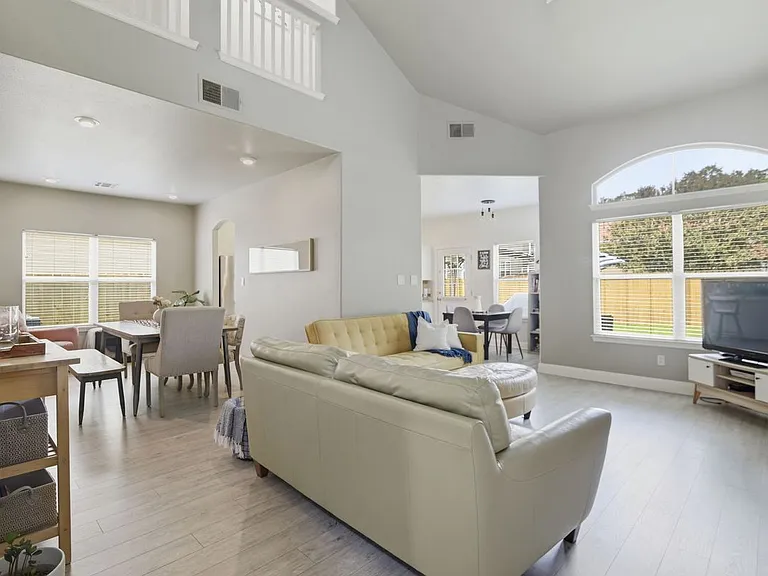 20515 View Mdw — Photo 4