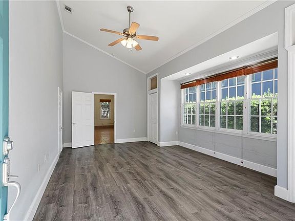 4th image of 5121 Clara St