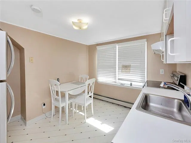 2 bed, 1.0 bath, 1000 sqft, $2,500 — Photo 4